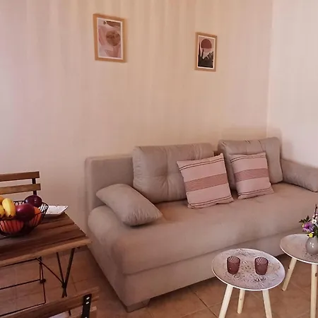 Selana House *