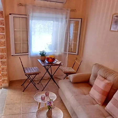 Selana House
