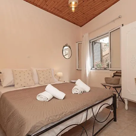 Selana House *