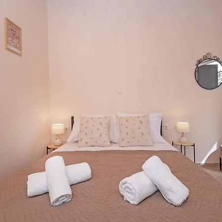 Selana House